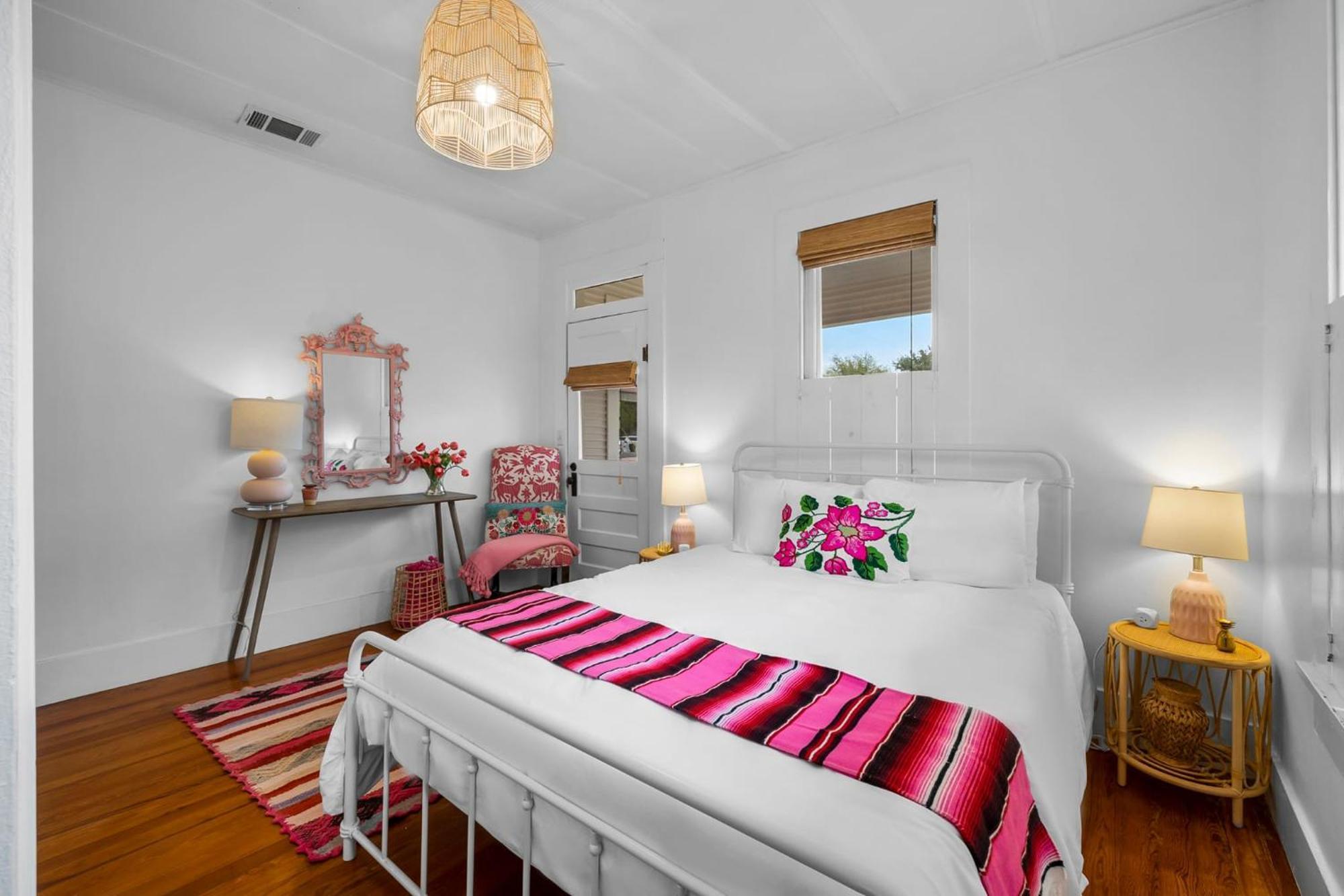 Pink Duchess - Mins To Main Hot Tub & Fire Pit Villa Fredericksburg Dış mekan fotoğraf