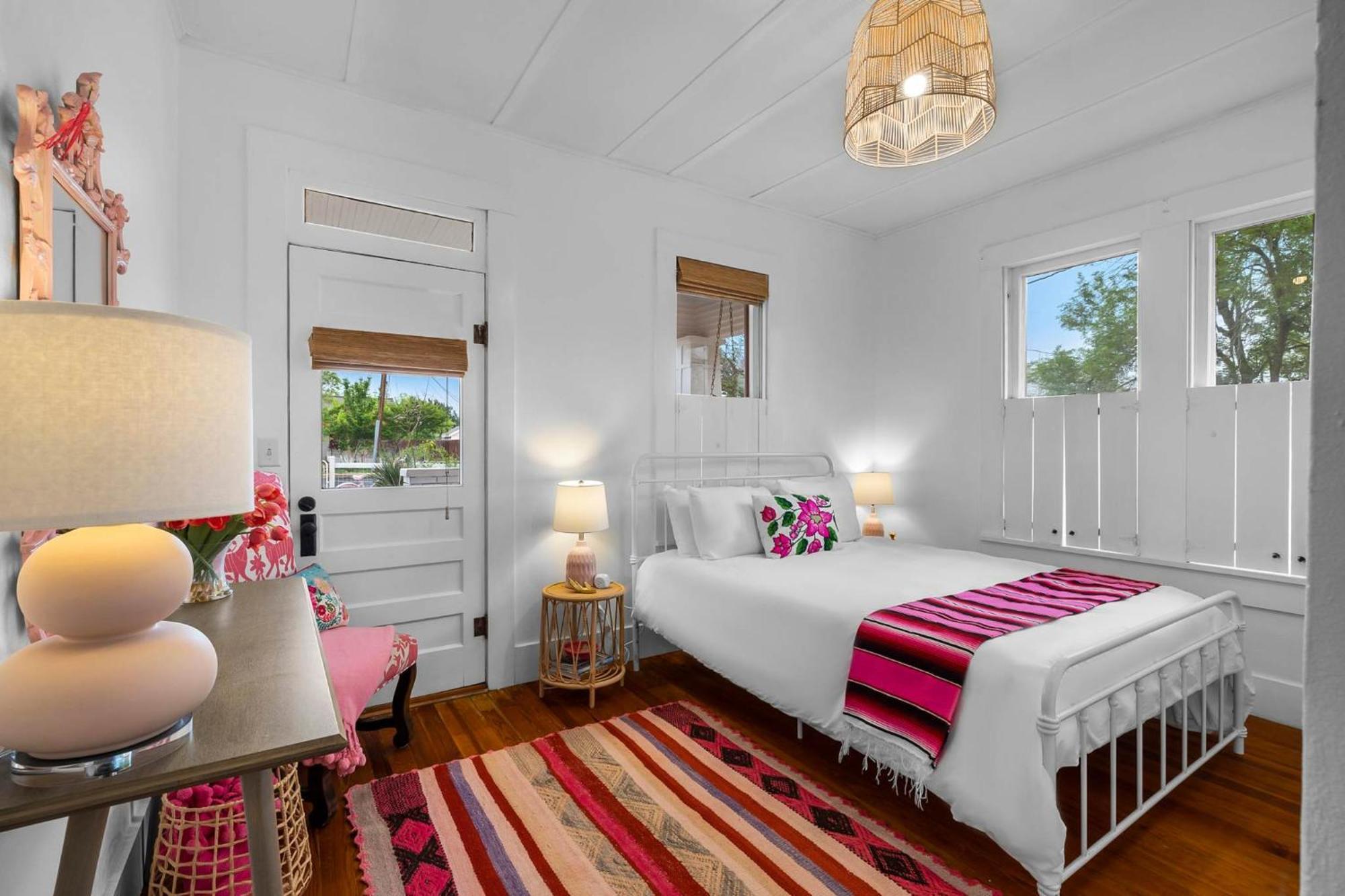 Pink Duchess - Mins To Main Hot Tub & Fire Pit Villa Fredericksburg Dış mekan fotoğraf